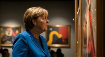 Politische Reaktionen auf den Einfluss von Kunst und Kultur (9/10)