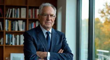 Mein Name ist Dr. Hans Müller, Wirtschaftsexperte (55 Jahre) (2/10)